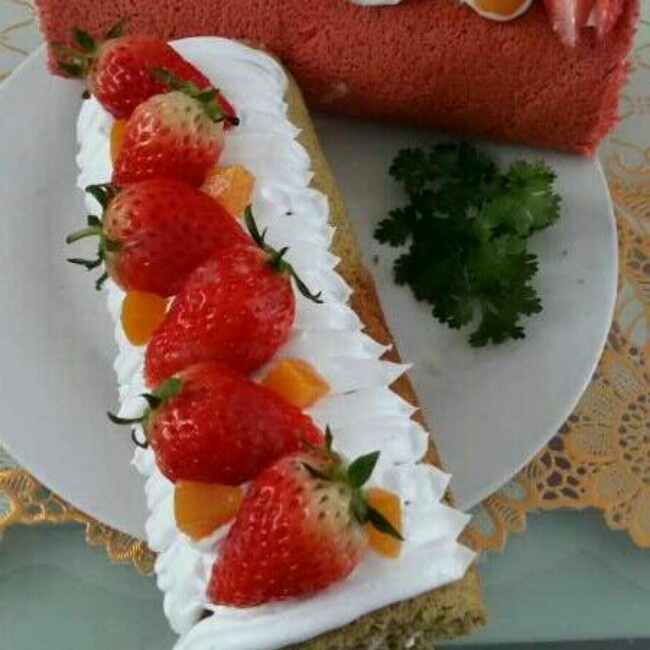 绿茶草莓蛋糕卷