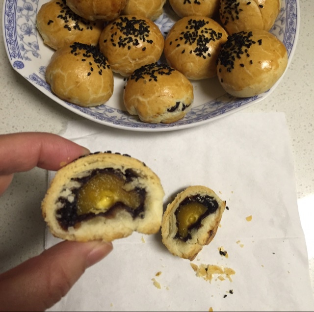 豆沙蛋黄酥