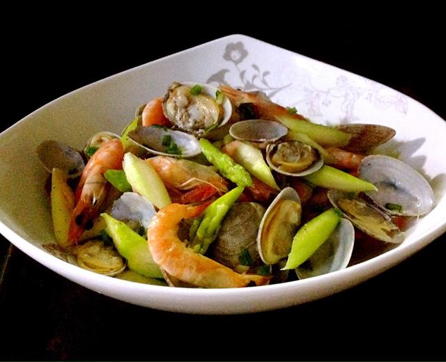 海鲜烩芦笋的做法