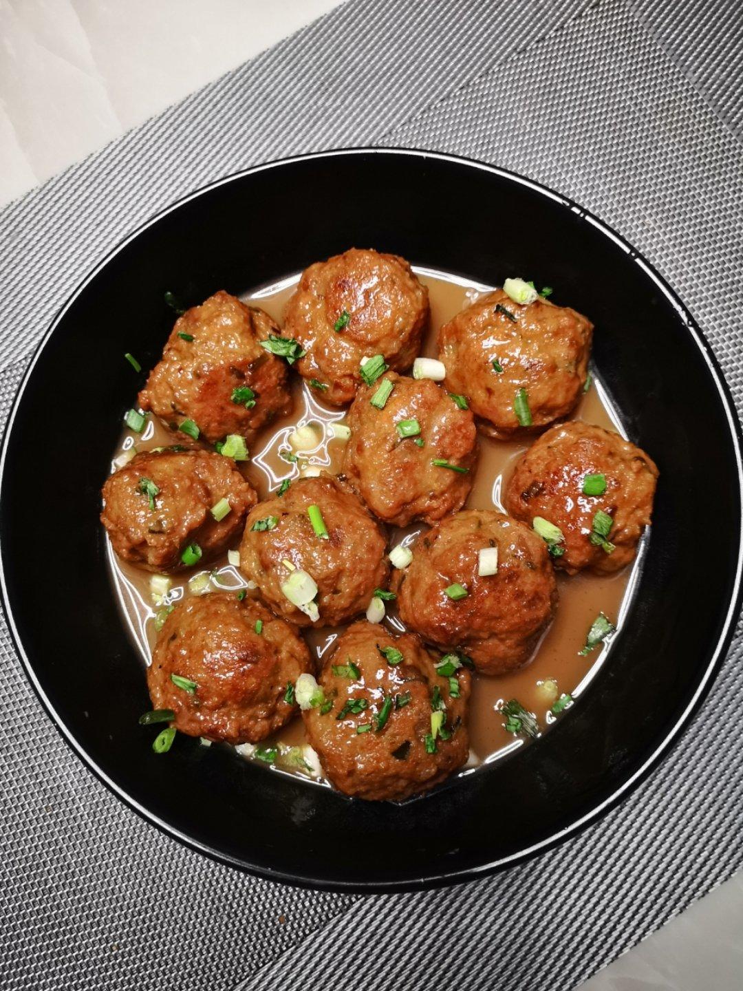 秘制红烧狮子头