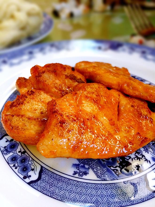 超级入味、快手、简单、方便的新奥尔良口味嫩煎鸡胸的做法