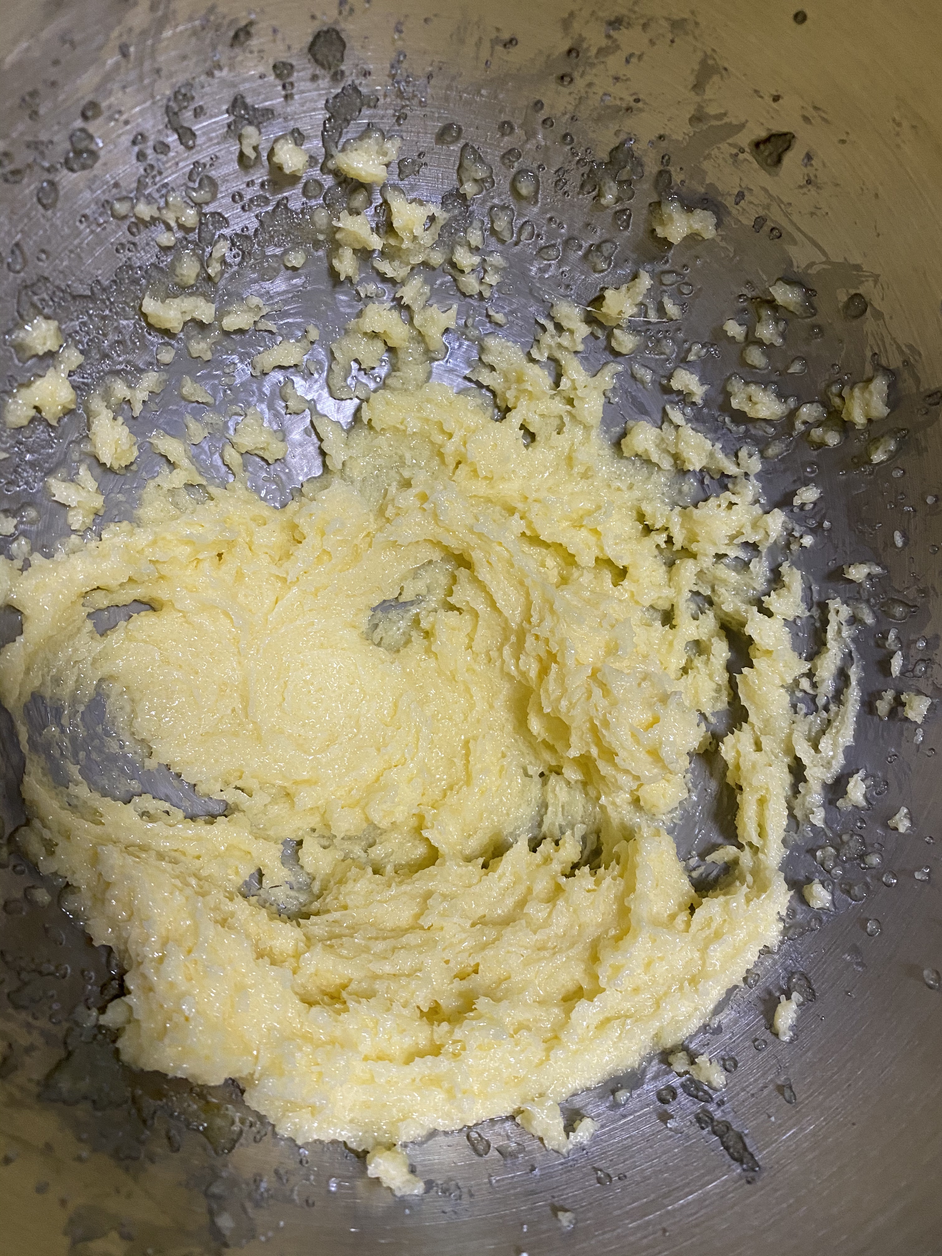 烘焙小白入坑之一发快手菠萝包（强烈安利博世电动打蛋器）的做法 步骤3