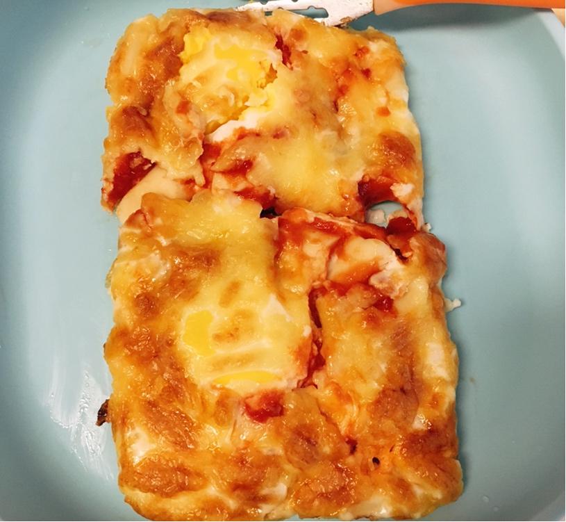 只需摆好材料去微波！惊艳全家的早餐端上桌：香肠奶酪烘蛋