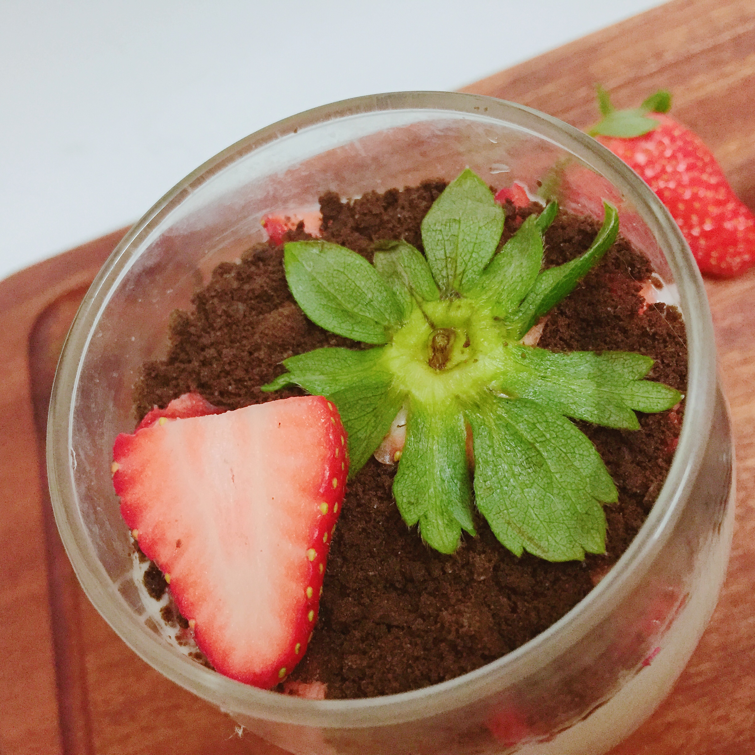 草莓酸奶盆栽的做法 步骤2