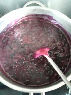 蓝莓酱的做法 步骤3