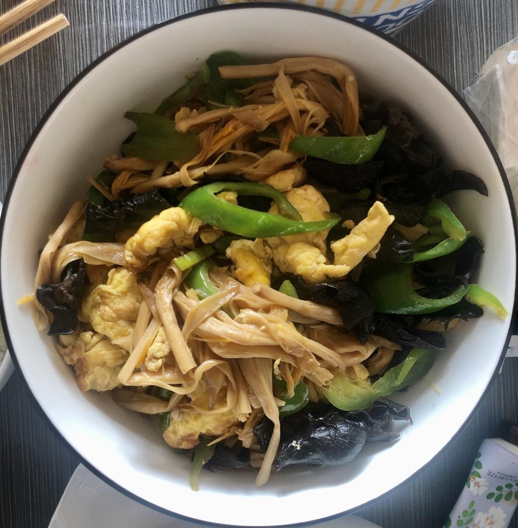 黄花菜炒鸡蛋