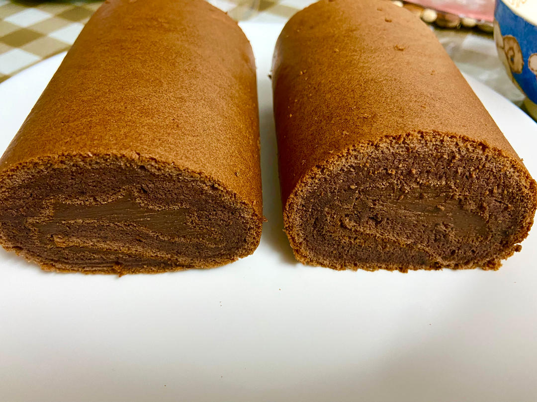 巧克力蛋糕卷～不掉皮，不开裂，无法抗拒的美味！