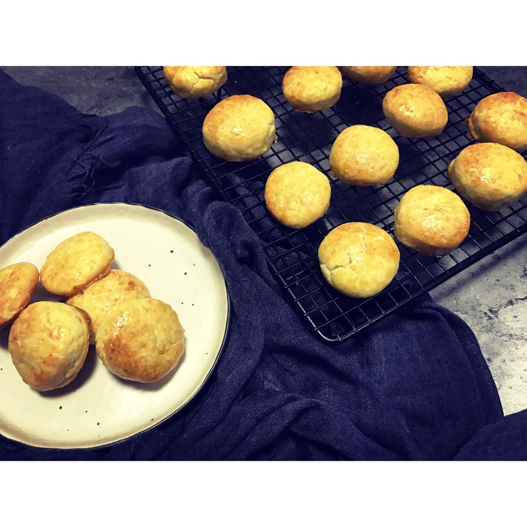 【视频】3分钟 奶油司康Scone(可能是世界上最快手的司康) 消耗淡奶油～