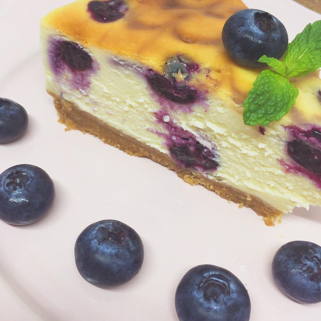 《Tinrry下午茶》教你做烤蓝莓重芝士蛋糕（6寸配方）