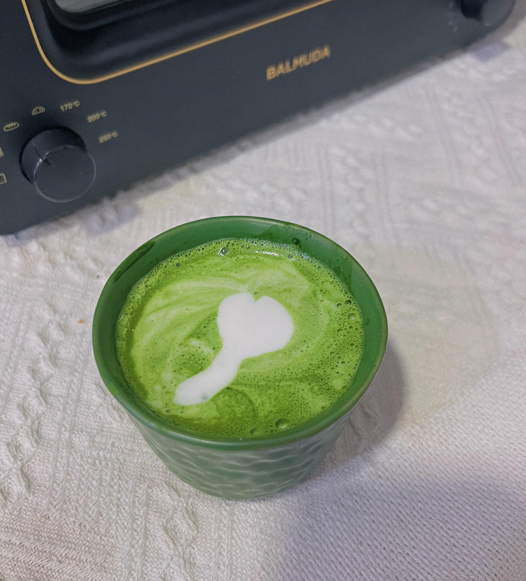 抹茶热拿铁 matcha latte