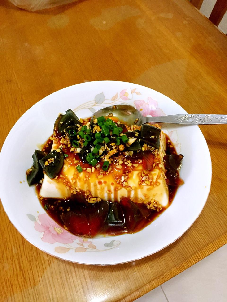 棉袄妈丫丫做的皮蛋豆腐