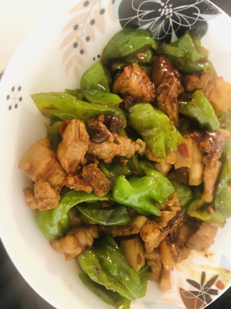 成都人家里的青椒回锅肉