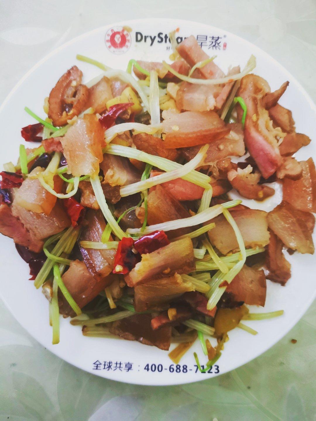 芹菜炒腊肉