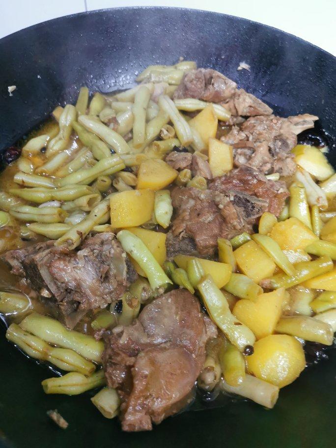 排骨炖土豆豆角