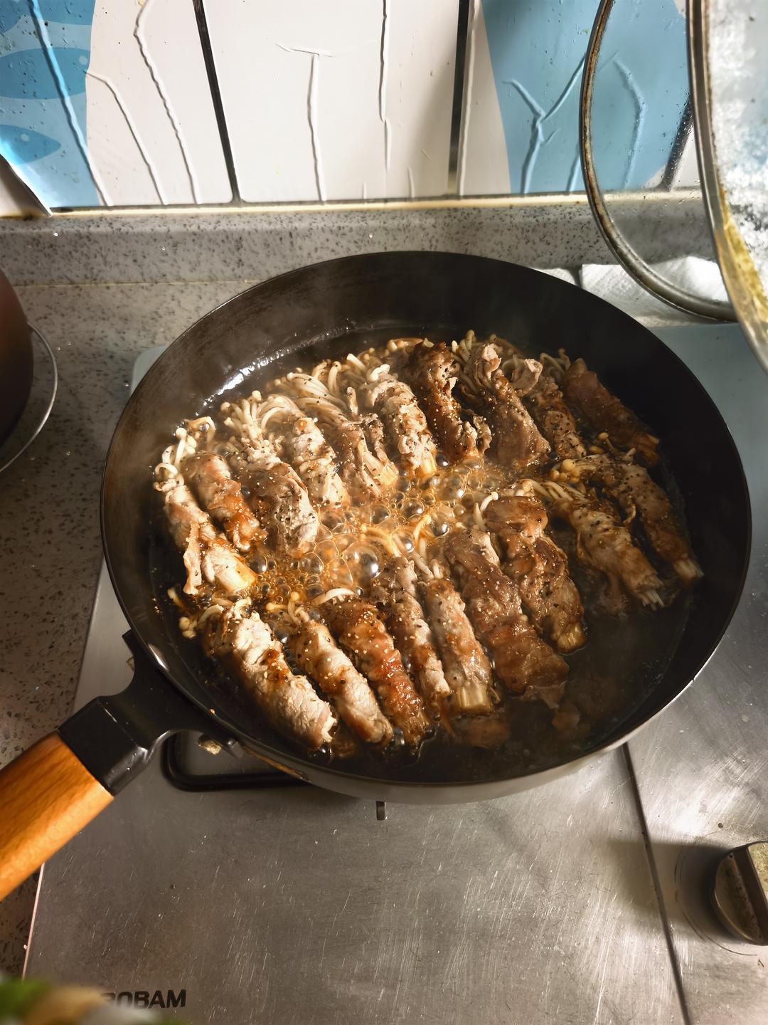 超级下饭的金针菇牛肉卷