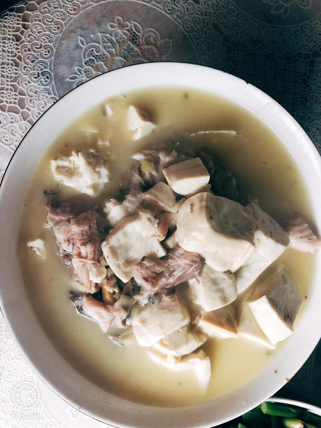 鲫鱼豆腐汤