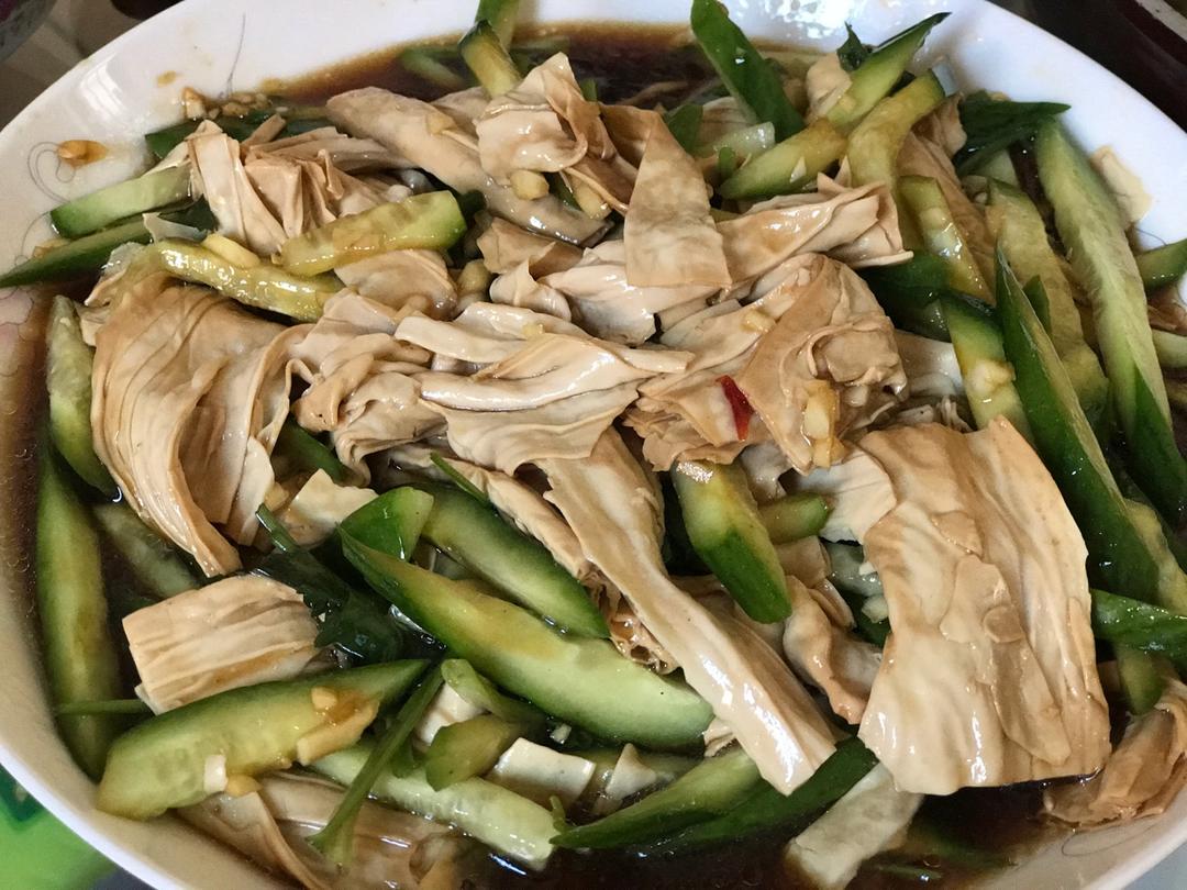 孜然凉拌腐竹小黄瓜（超好吃）