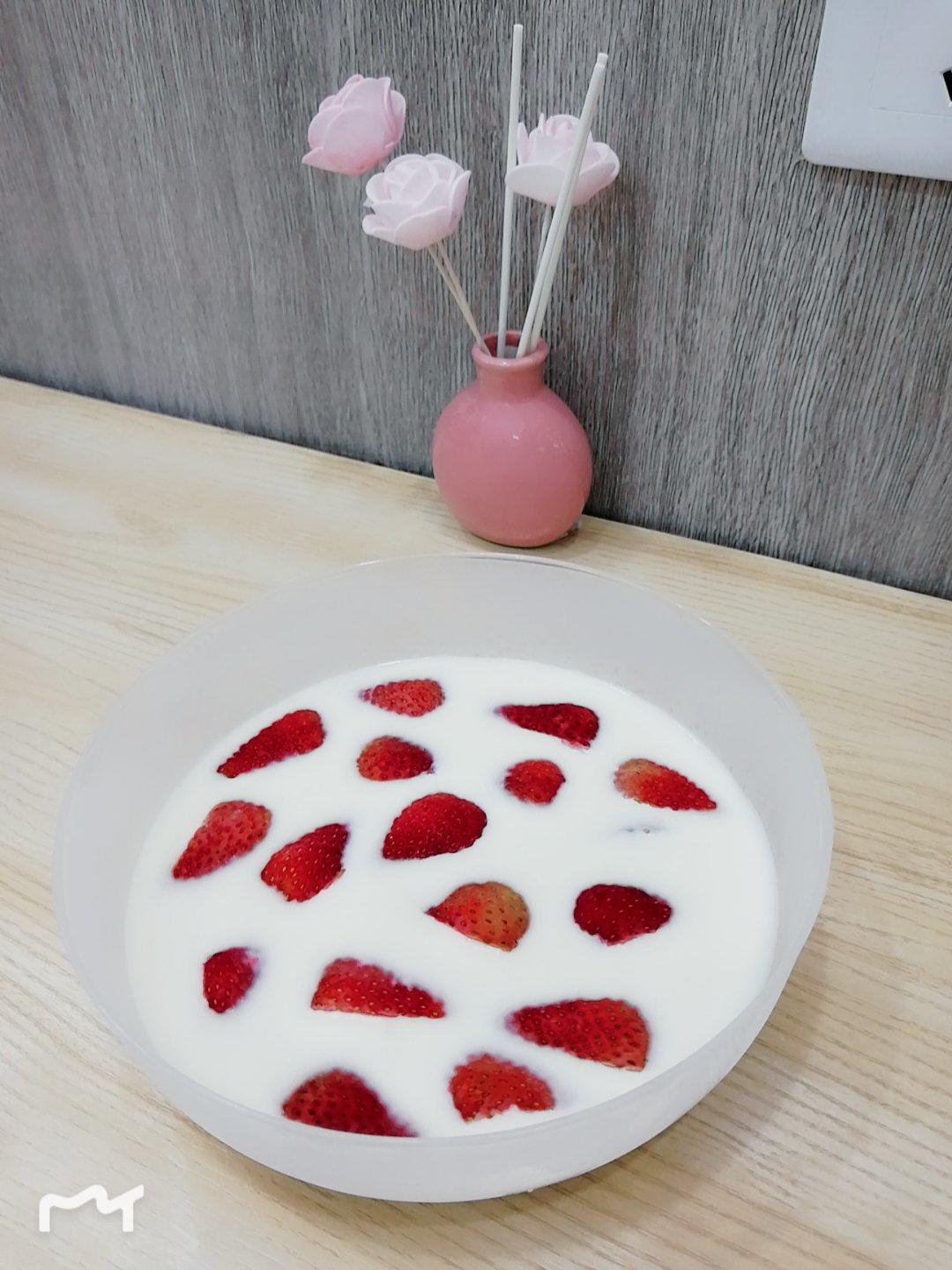 日本大热的草莓牛奶羊羹