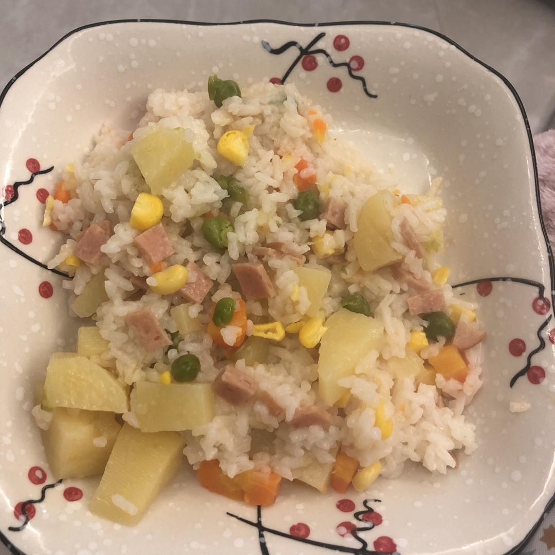 香肠土豆胡萝卜焖饭