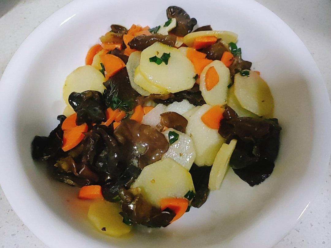 养生食谱之木耳炒山药