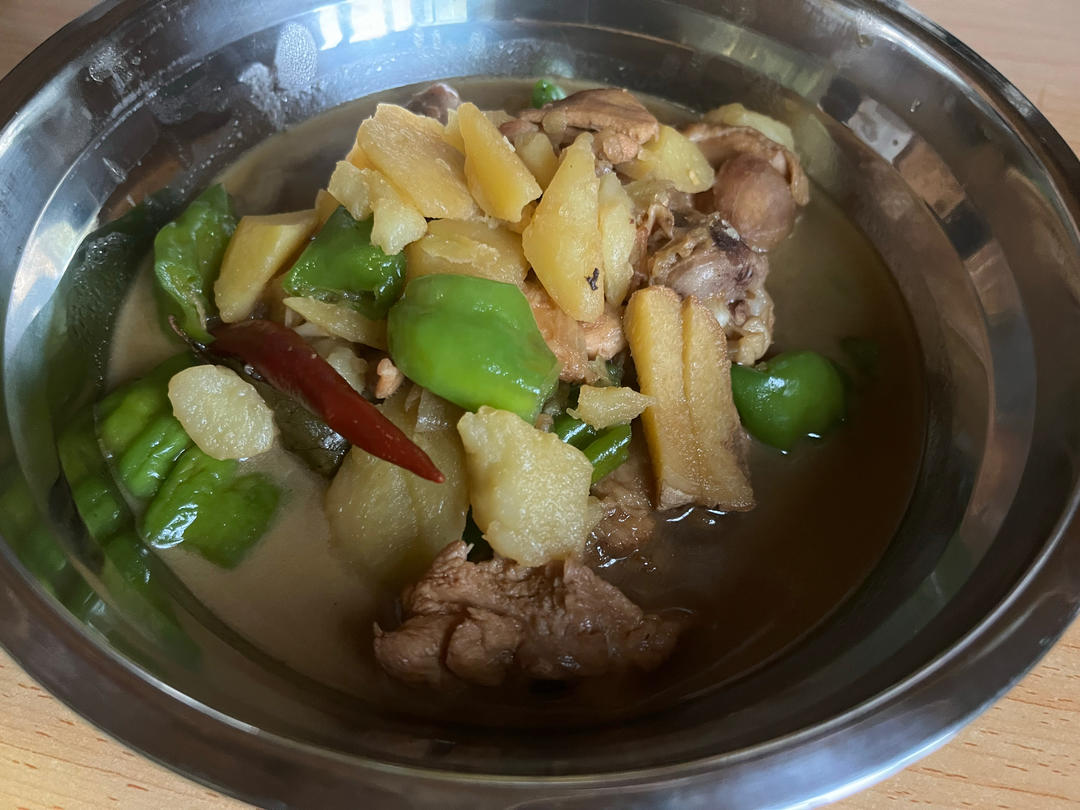 鸡腿炖土豆 上桌秒空盘 汤都喝干了！