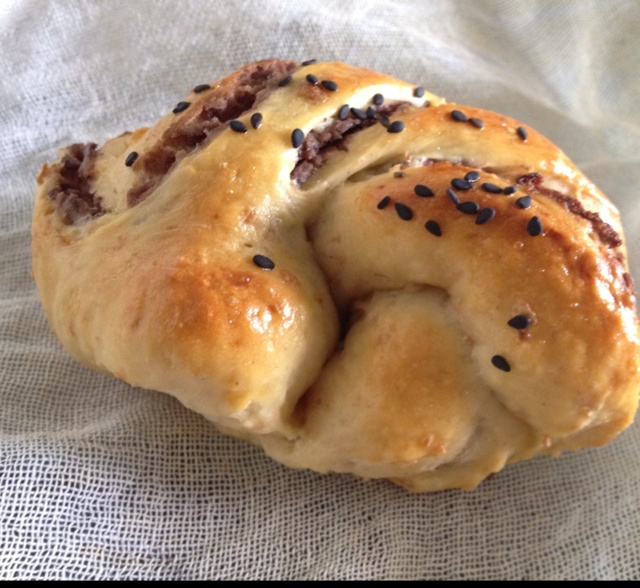 豆沙卷面包