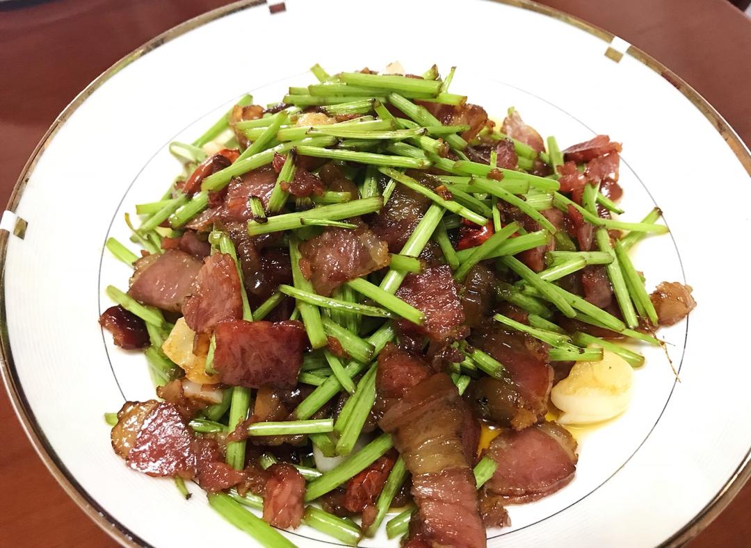 黎蒿炒腊肉