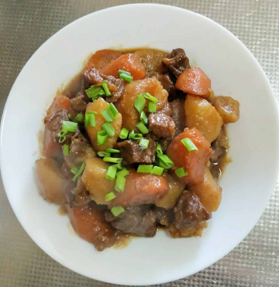 沙沙土豆胡萝卜炖牛肉