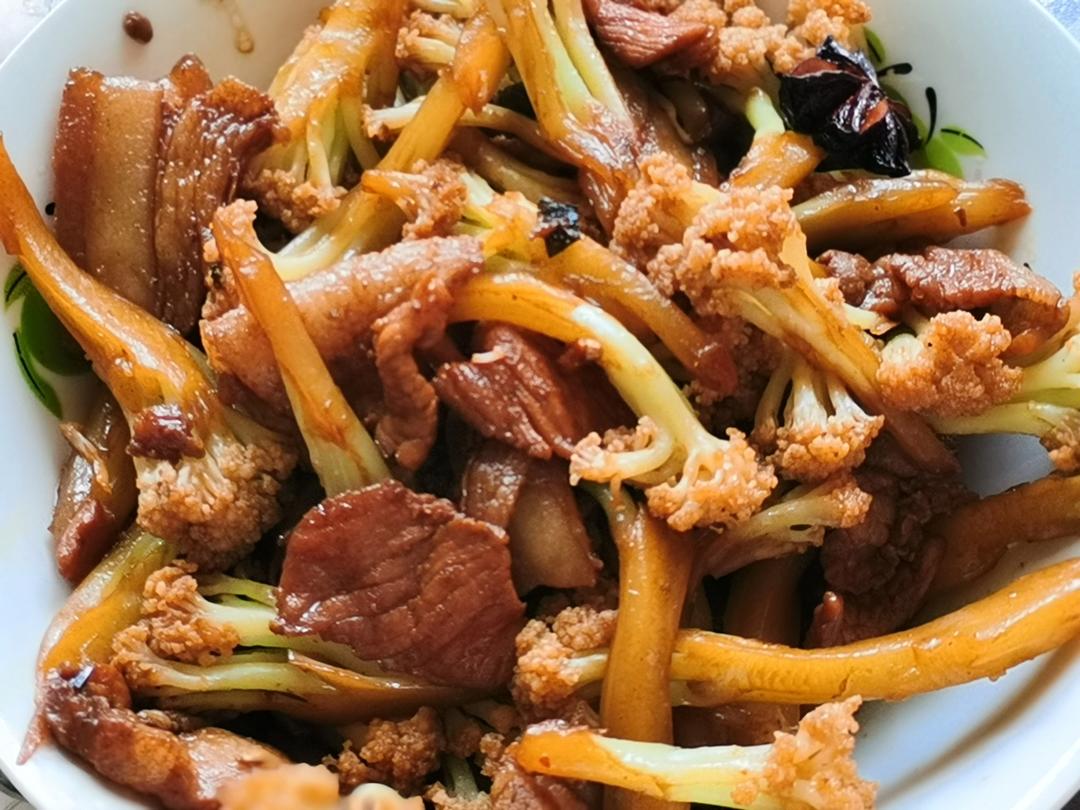 干煸菜花（花菜炒肉）