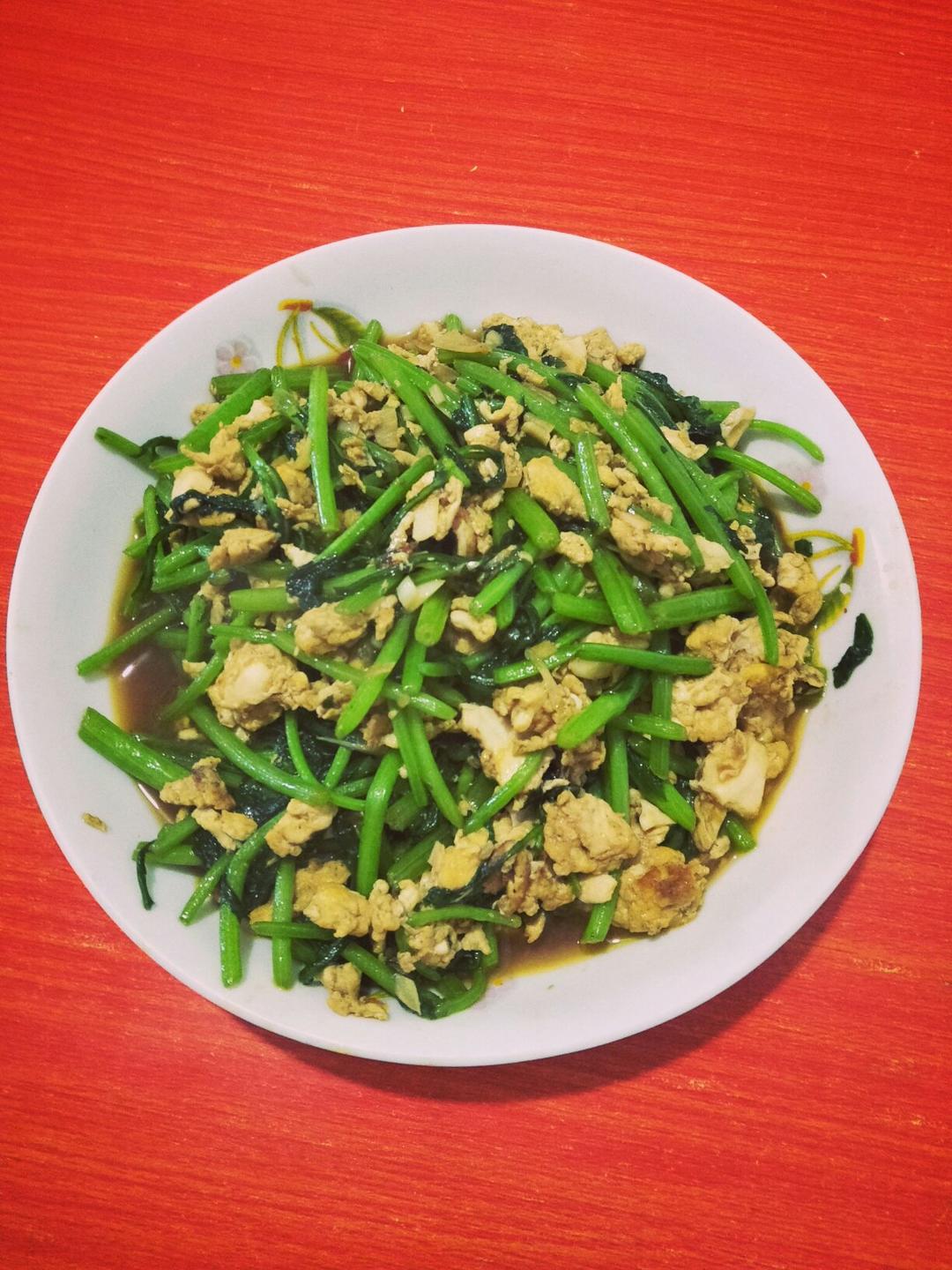 茼蒿炒鸡蛋