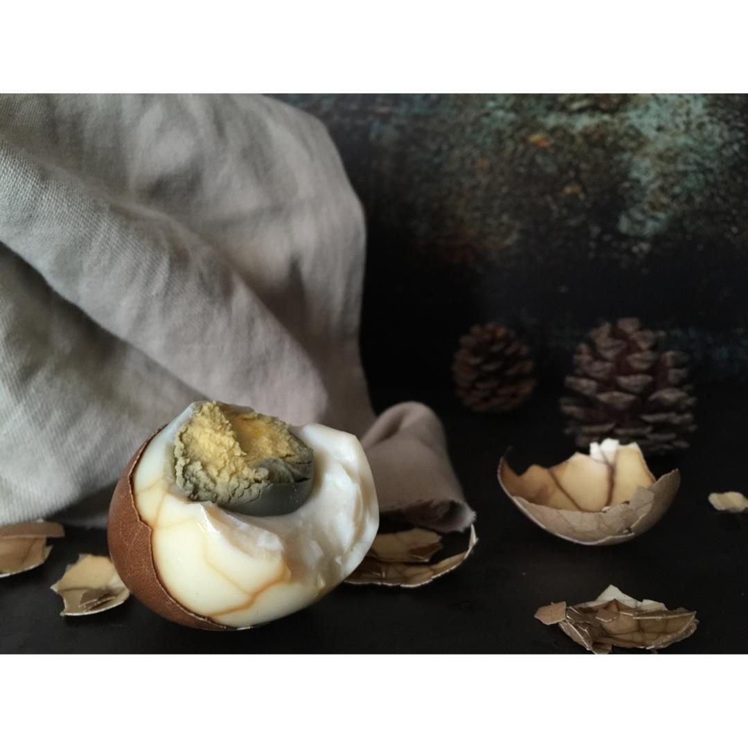 用酒酿煮的五香茶叶蛋