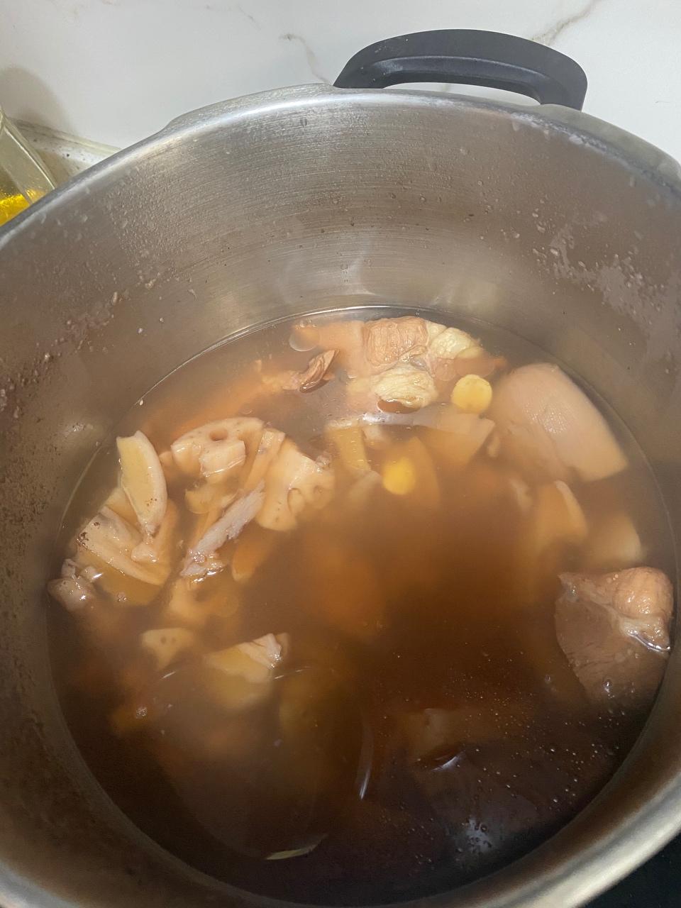 简单版莲藕猪骨汤