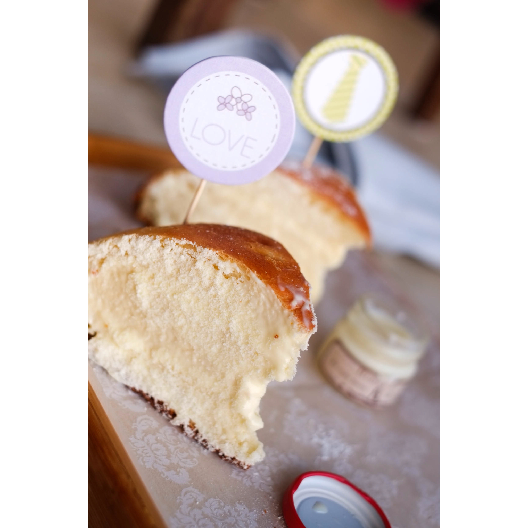 炼乳奶酪包---有面包机的同学做起来更方便哦~~