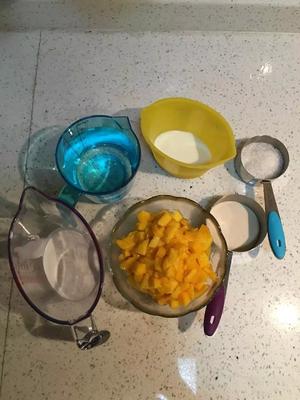 芒果椰汁糕的做法 步骤2