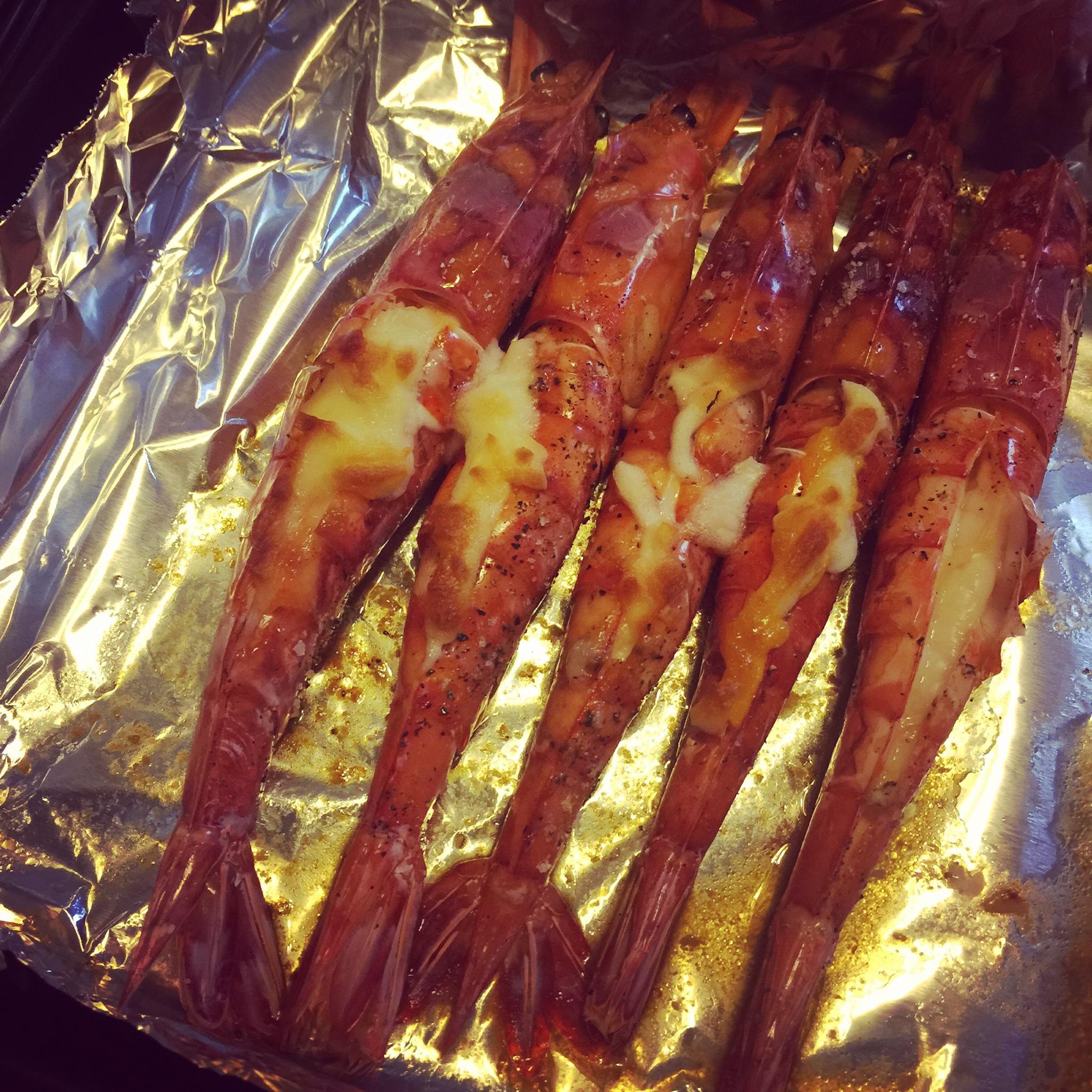 烤阿根廷红虾（芝士蛋黄酱味和原味）的做法