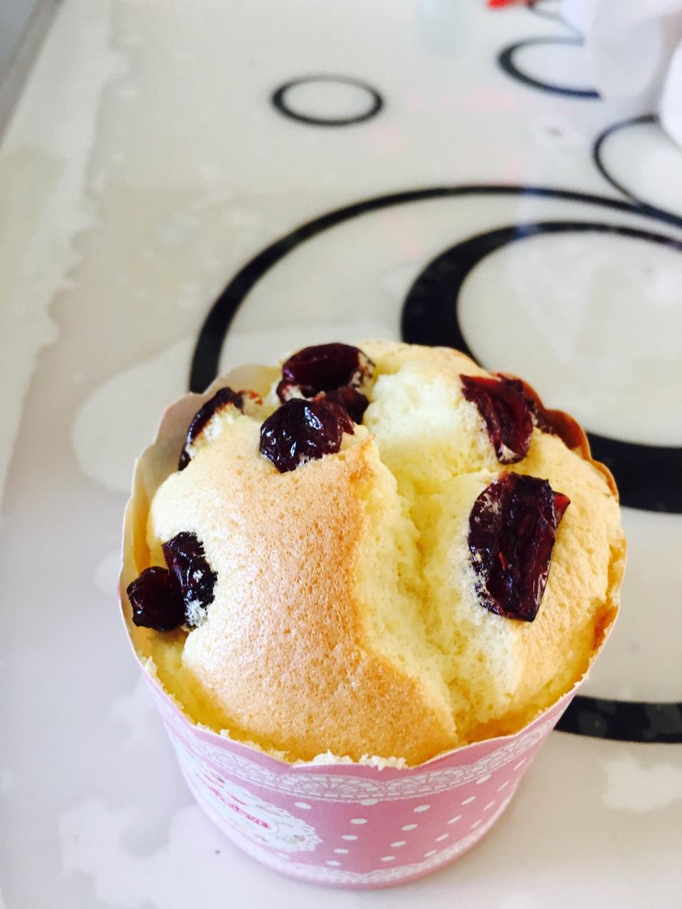 蔓越莓纸杯戚风小蛋糕