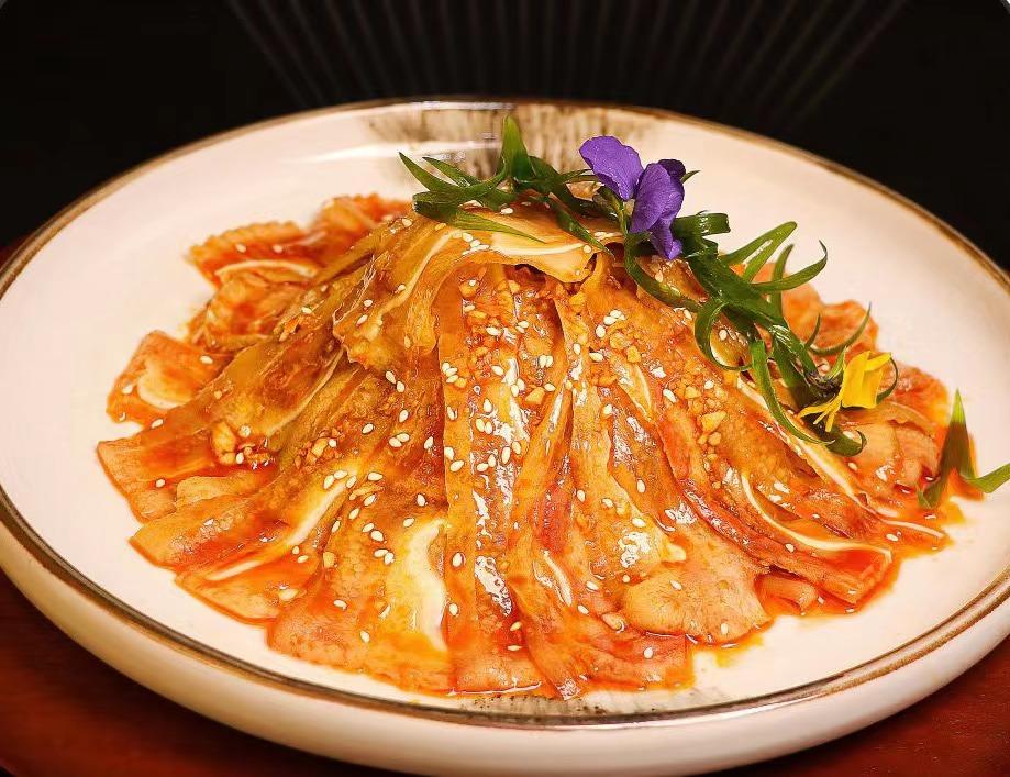 黄哈儿凉拌大刀耳片 操作流程的做法