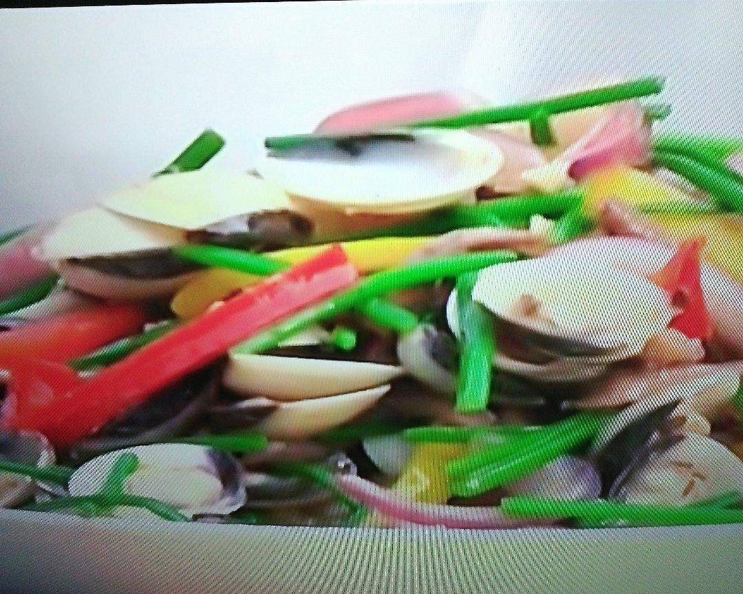 韭菜花肉丝炒白贝