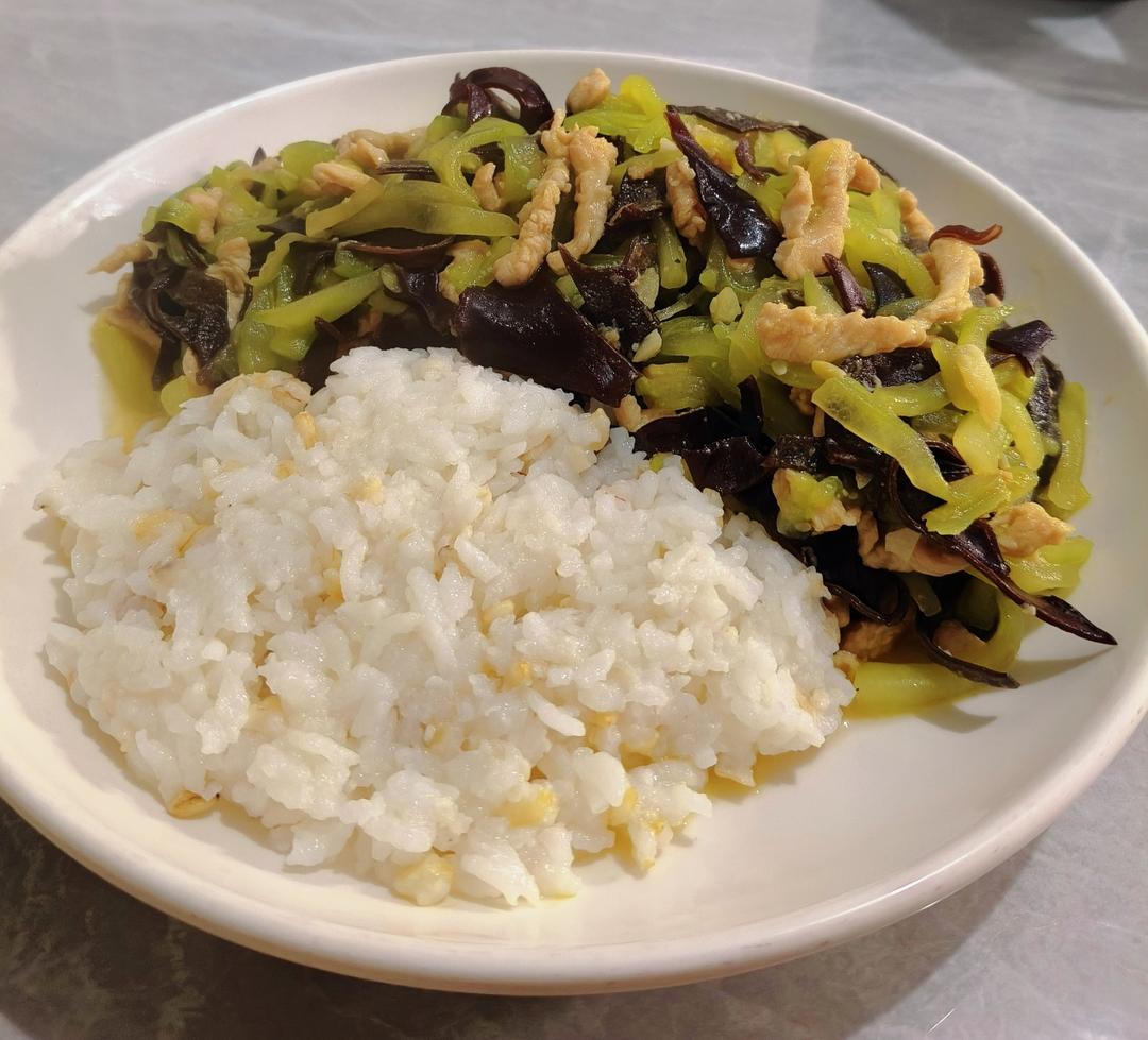 好吃的减脂餐:黄瓜鸡肉丝