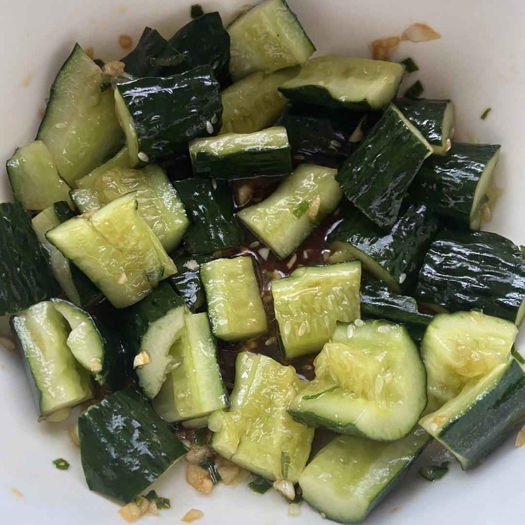 赞不绝口拍黄瓜🥒