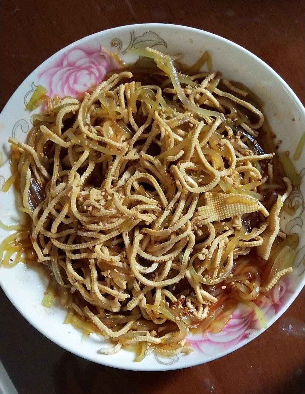 凉拌豆皮莴笋