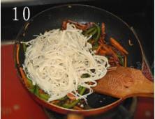 鱼香金针菇的做法 步骤10