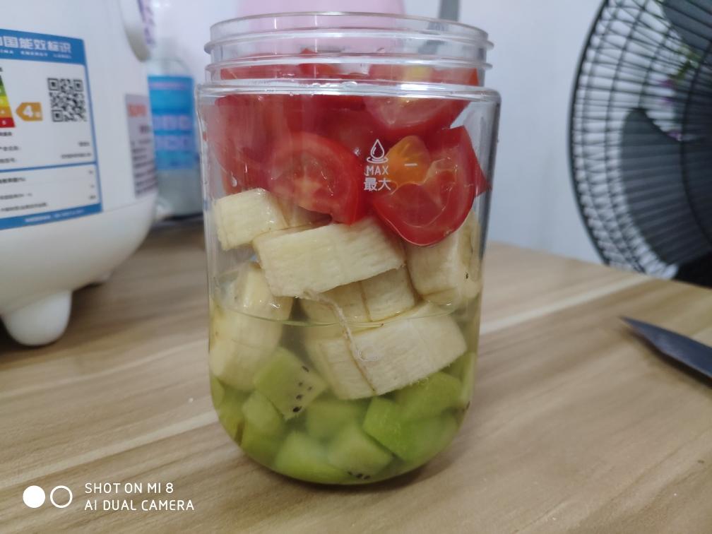 榨蔬果汁～