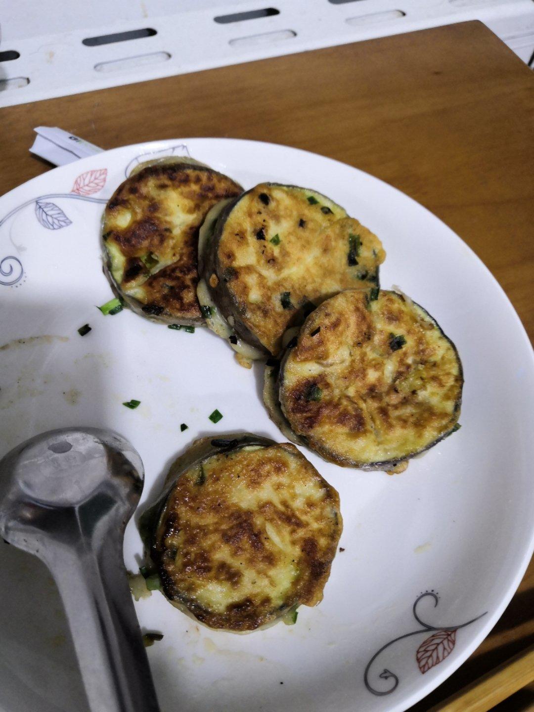 简单美味的韭菜茄盒