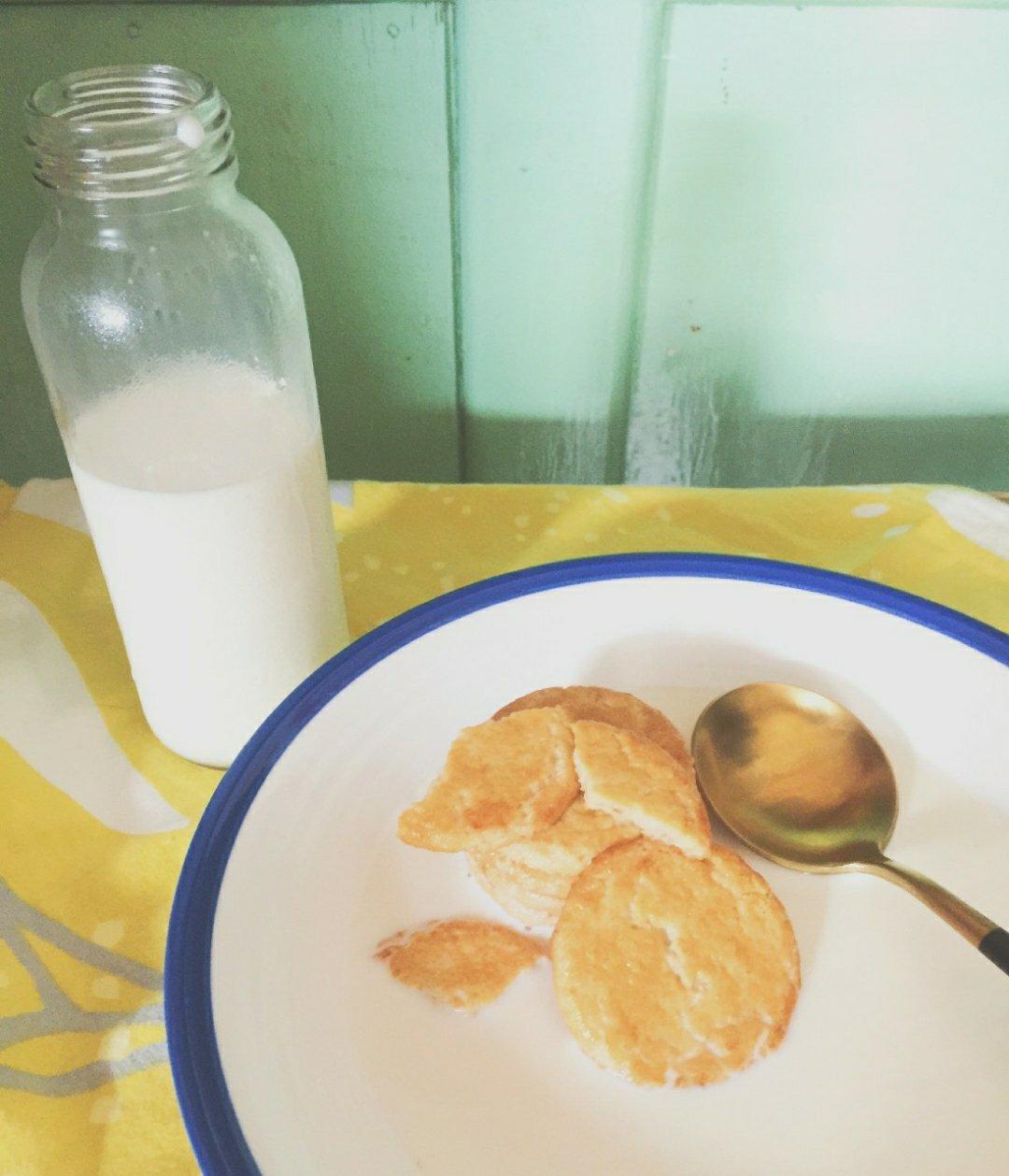 复刻日剧《风平浪静的闲暇》之极简美味牛奶泡椰子饼干