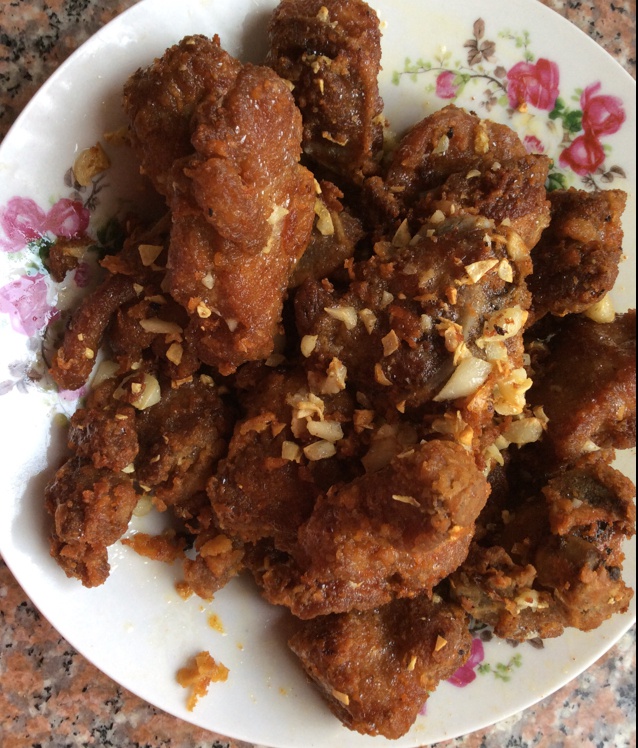 金牌蒜香排骨