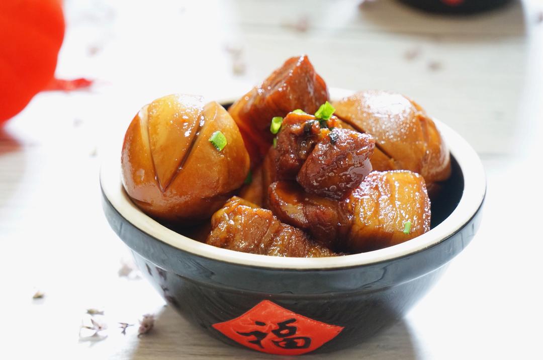 红烧肉卤鸡蛋的做法