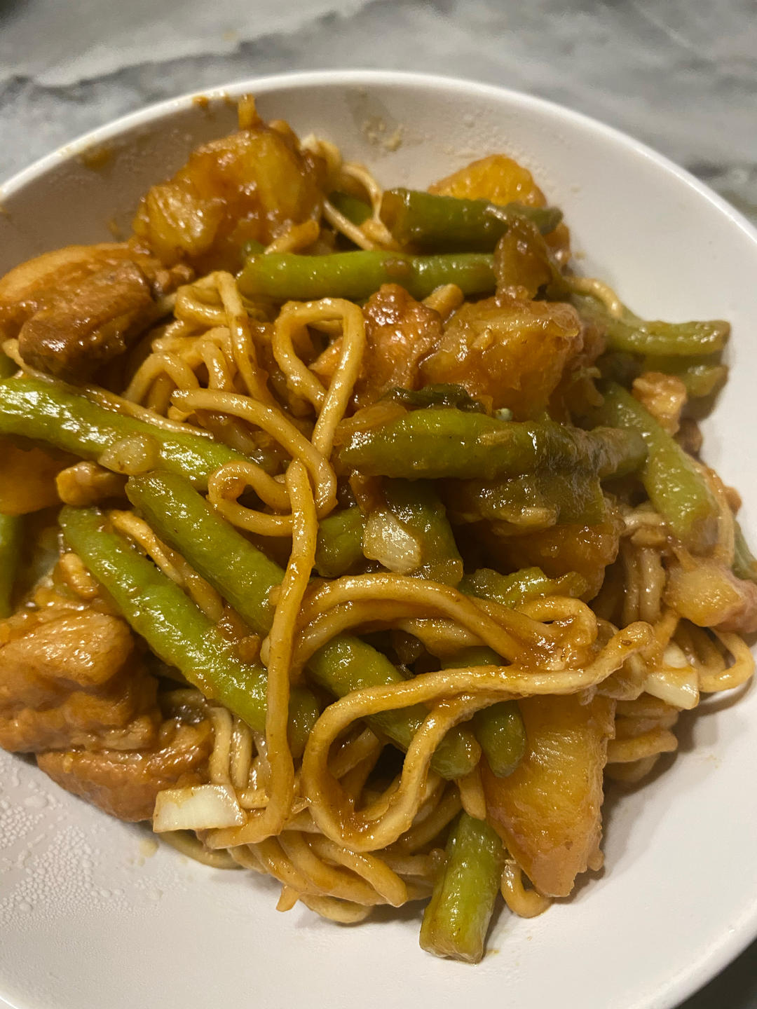 五花肉豆角土豆铁锅焖面