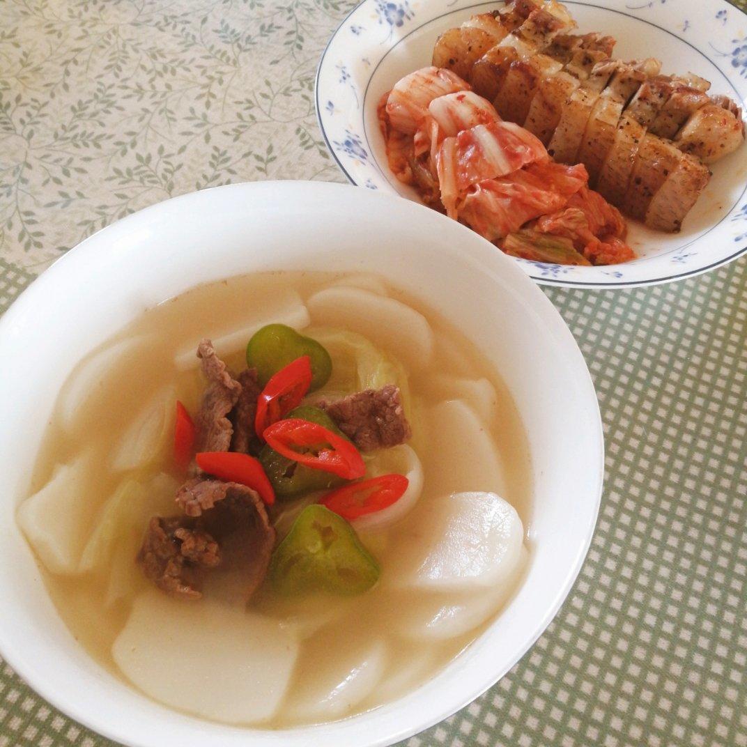 韩式牛肉年糕汤