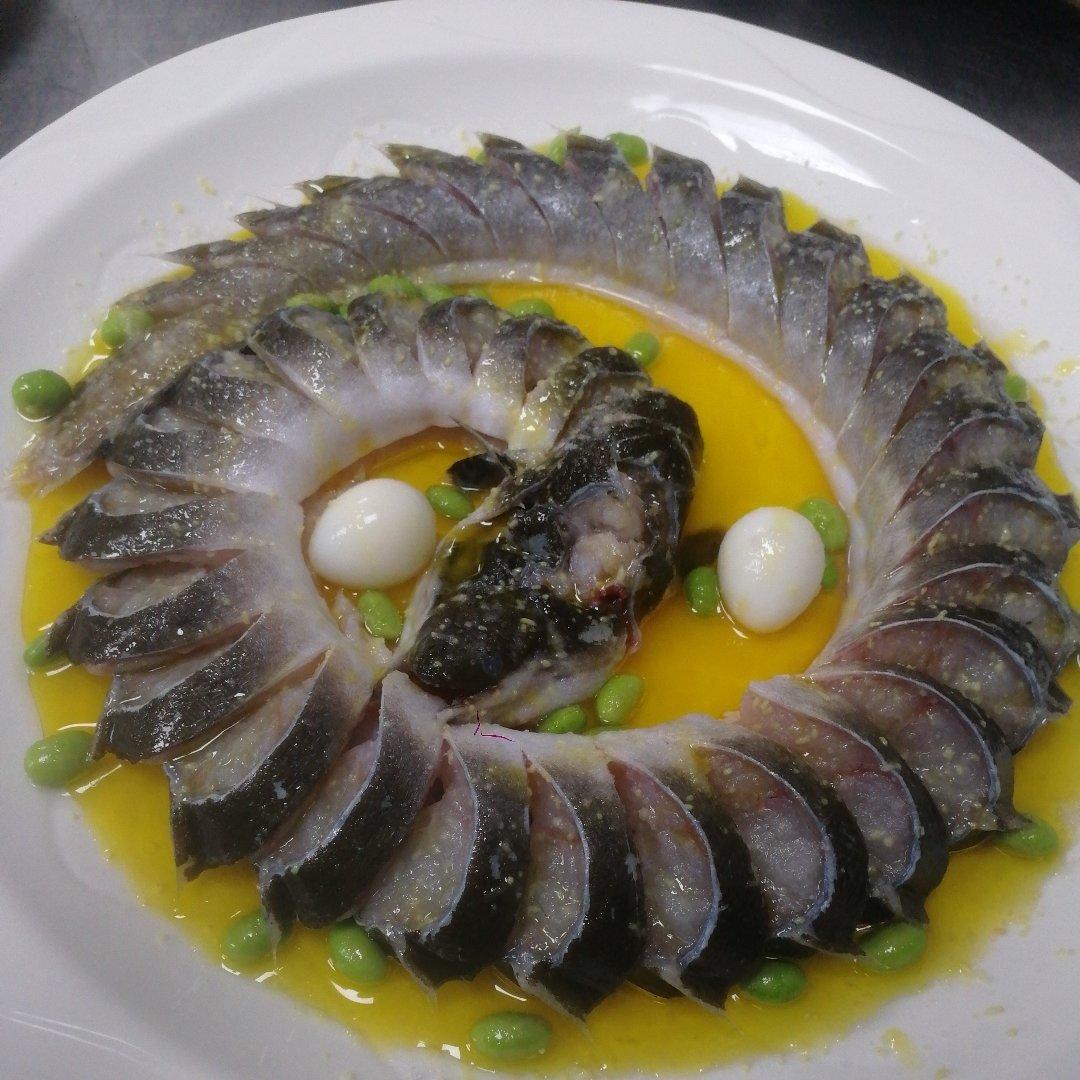 17岁小厨一名做的菜脯咸梅蒸鳗鱼